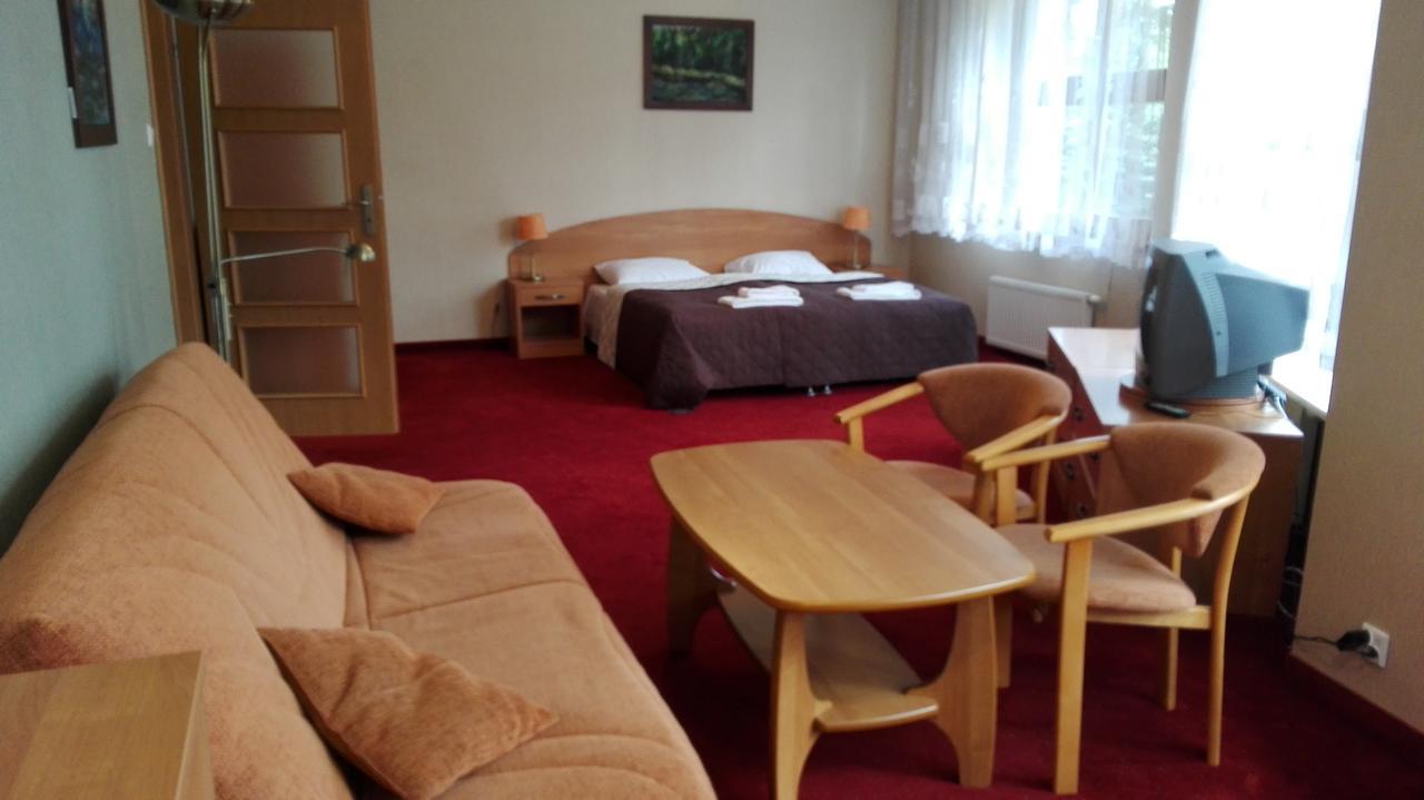 Osrodek Szkoleniowo - Wypoczynkowy Guzianka Ruciane-Nida Exterior foto